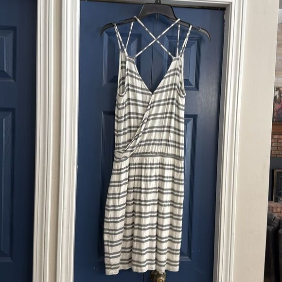 Olive + Oak Striped Faux Wrap Jersey Dress Size XS NWT - Picture 3 of 4
